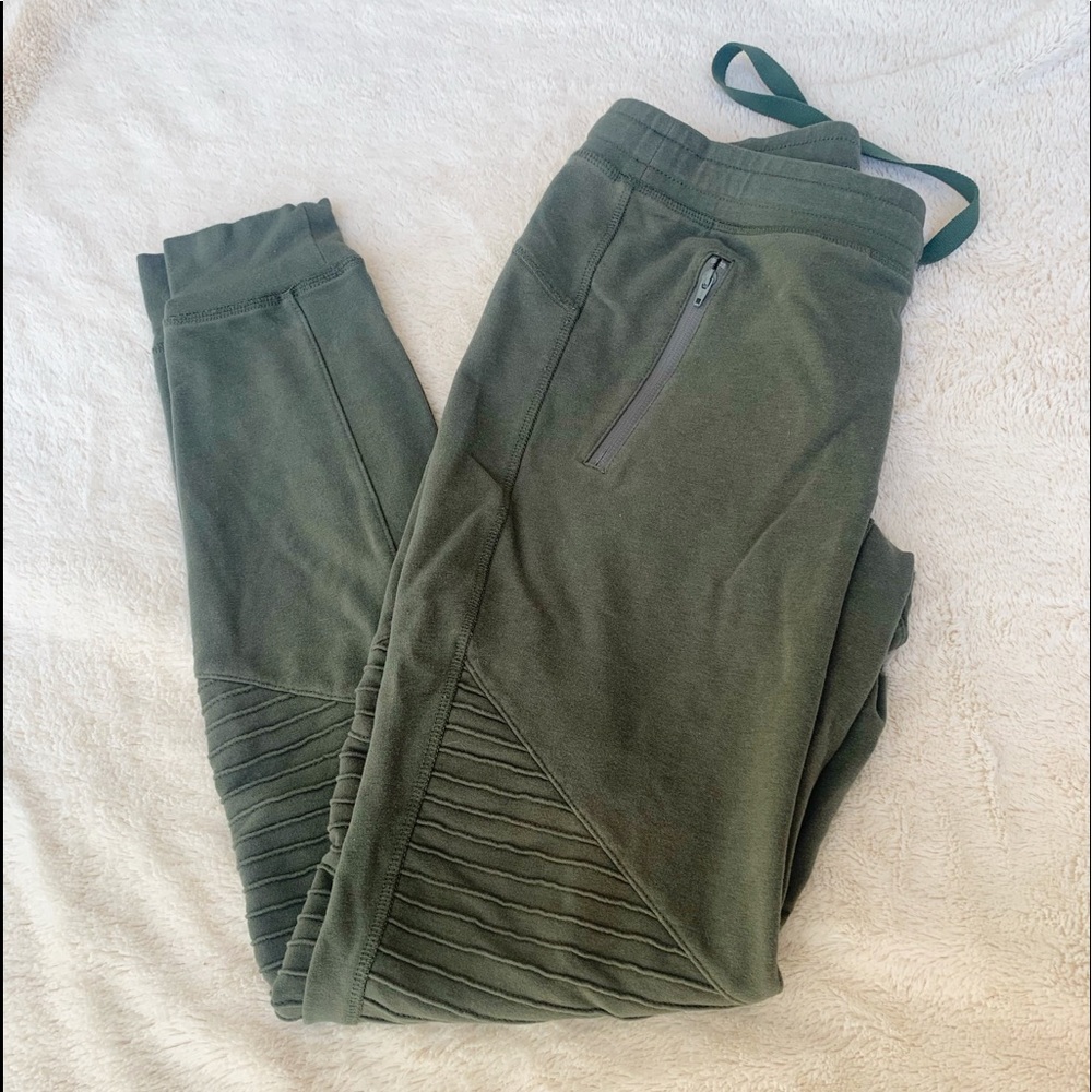 Alo Moto sweatpants